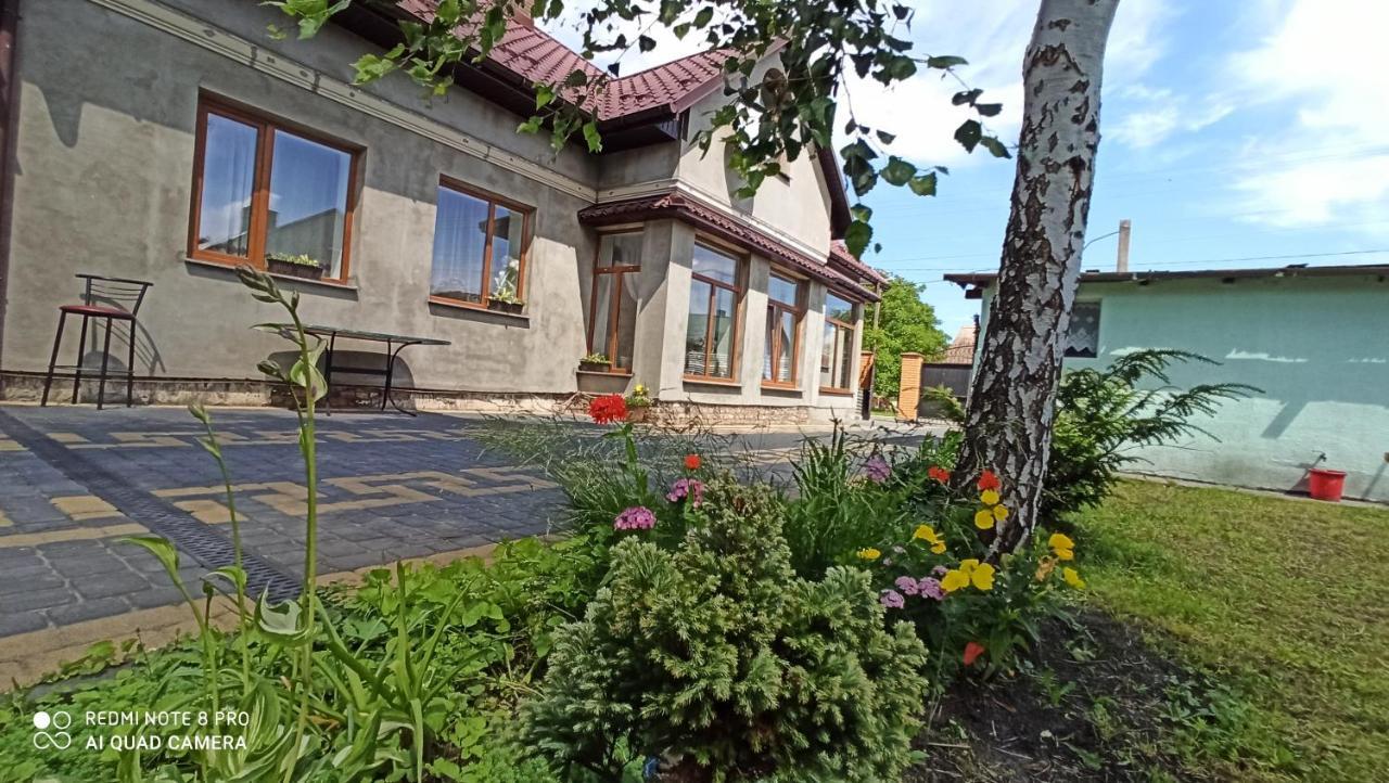 Ferienwohnung Valentyna Sapezhanka Exterior foto